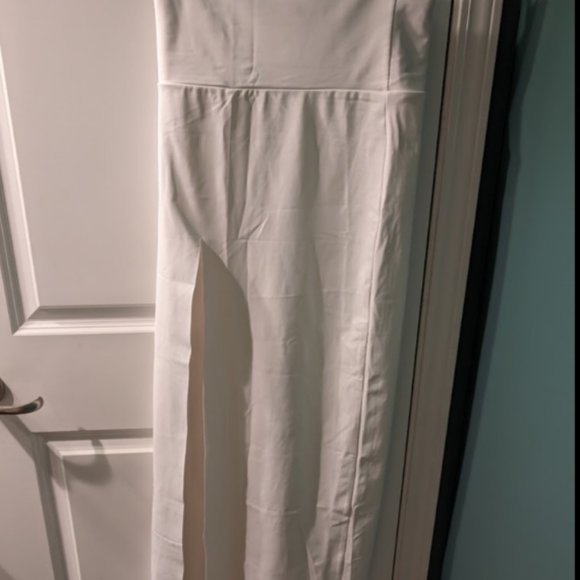 SKIMS White Swim Coverup - Picture 3 of 4